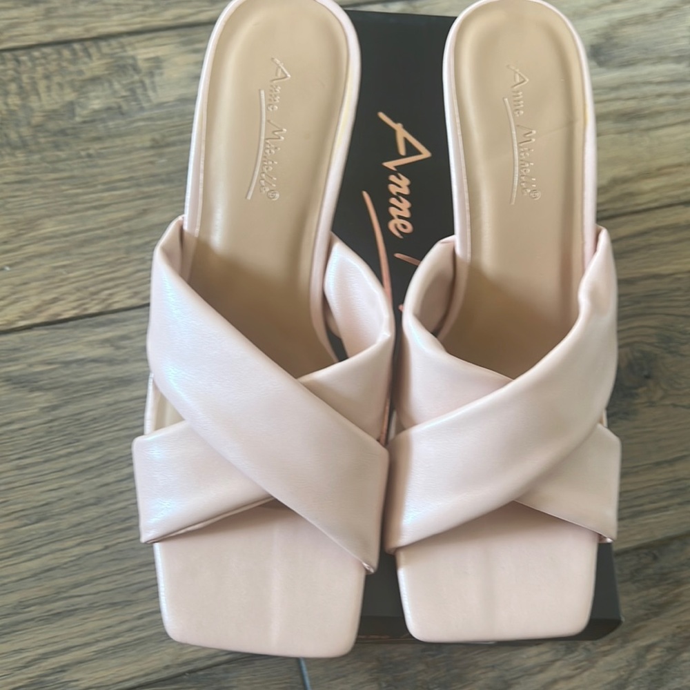 NIB Boutique Shoes - Size 7.5 - Blush